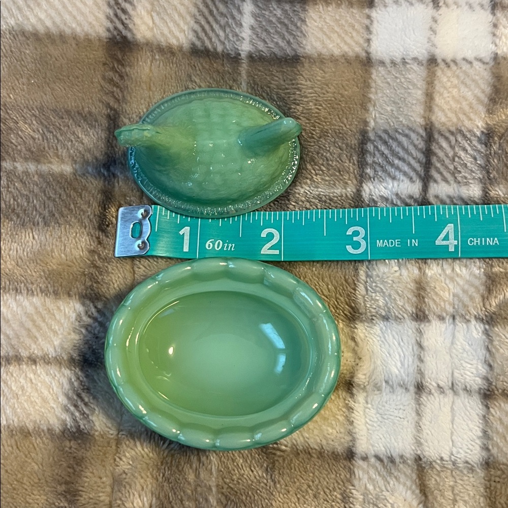 Jadeite Green Glass Nesting Hen Dish - Picture 2 of 5